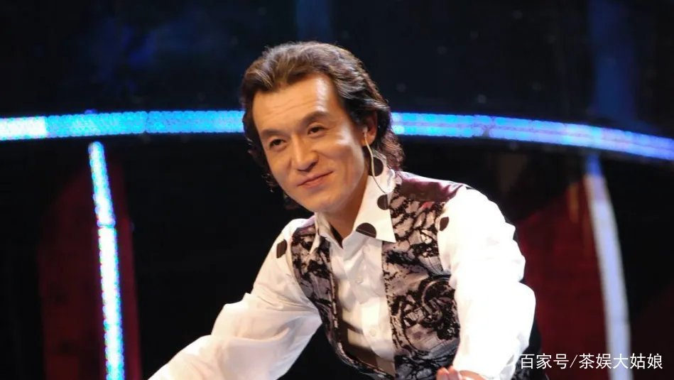 继李咏因病离世后，又一位主持人因病“消失”于荧幕。他是谁？