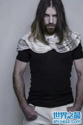 胡子小姐Ladybeard资料，异装癖换上男装帅瞎了 