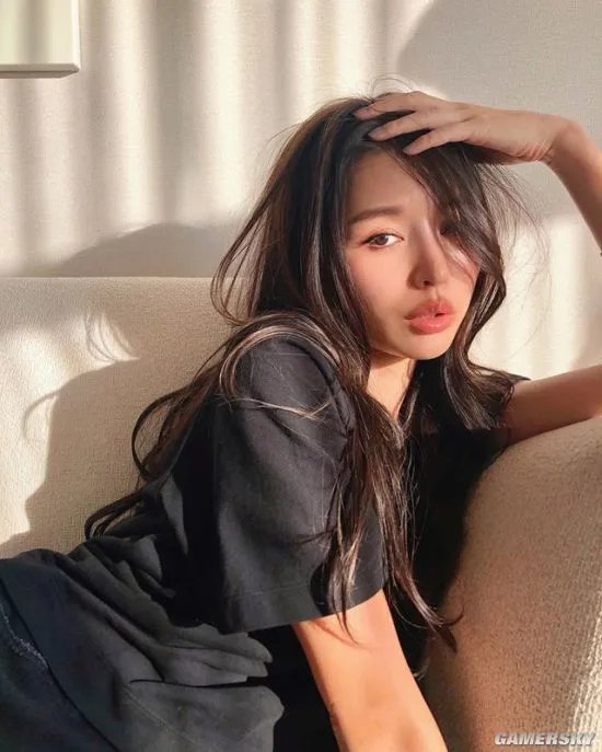 曾号称最美腰臀的轻熟风御姐 日本35岁加治瞳美照