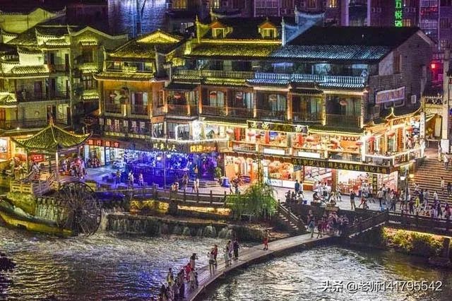 自驾旅游带朋友的妻子一起去合适吗？为什么？