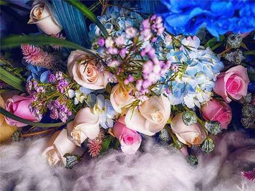 婚礼花篮用什么花好 婚礼花篮多少钱一对