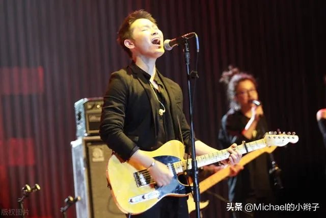 如何评价梁博的唱功和创作？