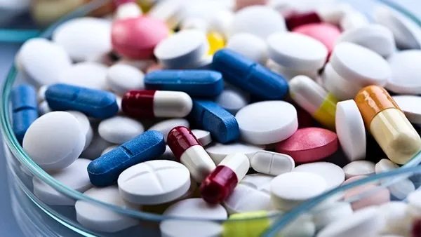 女性经常吃减肥药有哪些危害呢？减肥药竟会增加尿毒症风险！