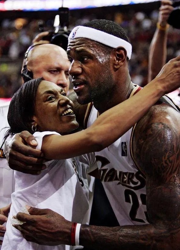 詹姆斯为什么那么稳定，大部分比赛都在20分到30分之间？