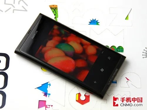 最本土WP7旗舰 诺基亚Lumia 800C评测