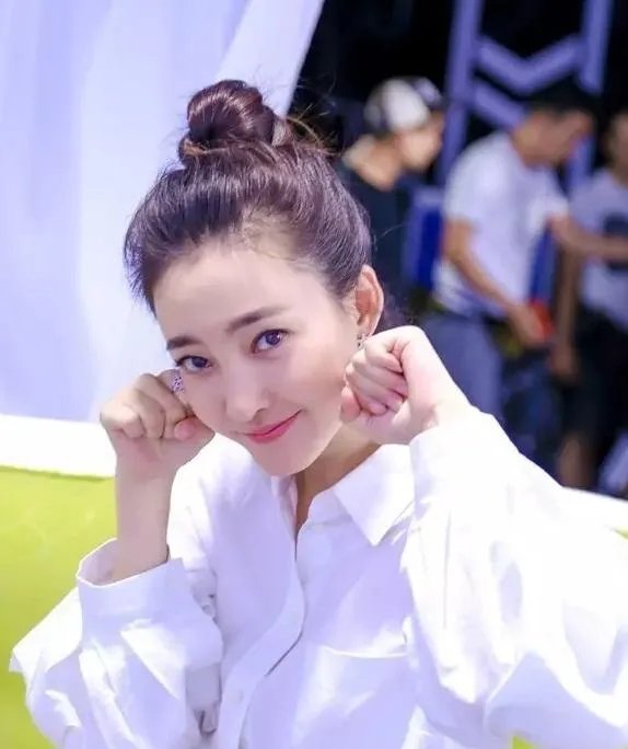 素颜女神王丽坤为什么能迷倒林更新？