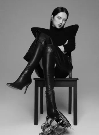 华为二公主姚安娜单曲上线，她的唱功如何？