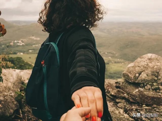 感情是靠感动还是靠吸引