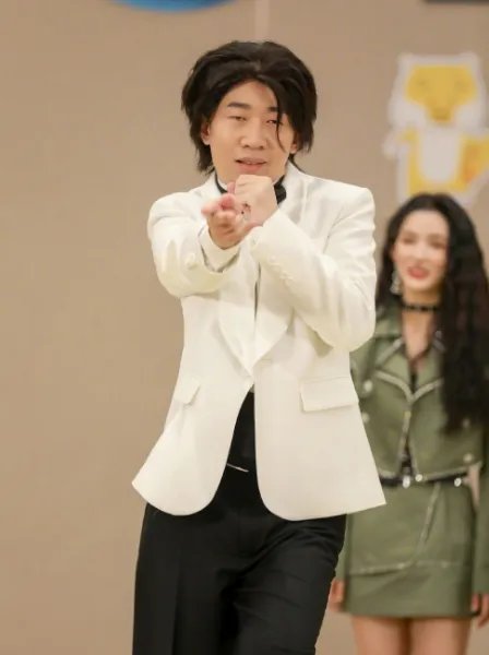 对于杨迪妈妈把沈腾认成王一博，沈腾与王一博有无回应？