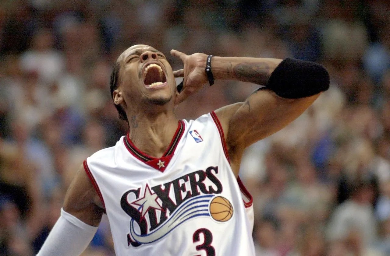 网传詹姆斯的前队友德隆蒂·韦斯特已经沦为了流浪汉，这是真的吗？