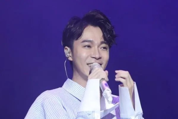 吴青峰谈私生饭上热搜，为什么吴青峰有个外号叫做送子哥？