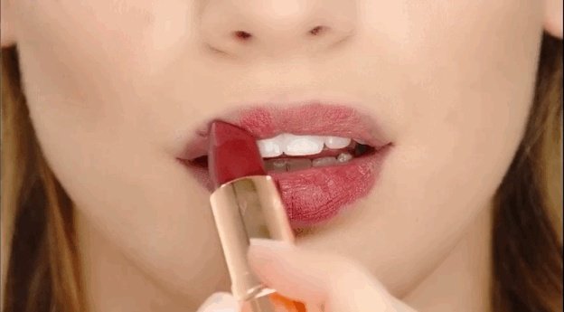 素颜也很漂亮的女生，长什么样？