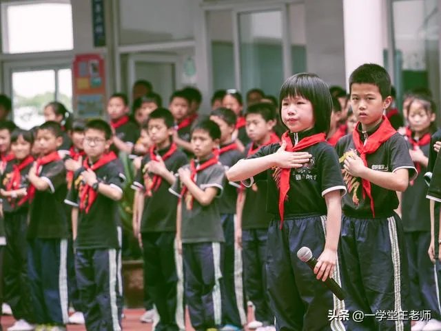 因为疫情至今学校还没开学，有的学校先让家长把学费交了，合理吗？