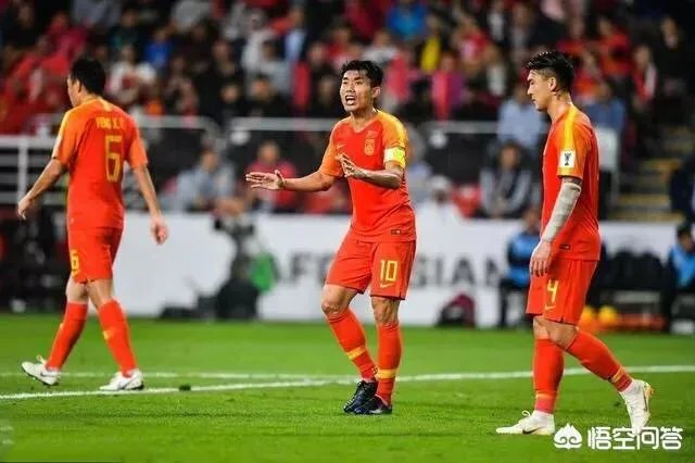 强烈建议，让散步踢球的冯潇霆退出国家队，你同意吗？