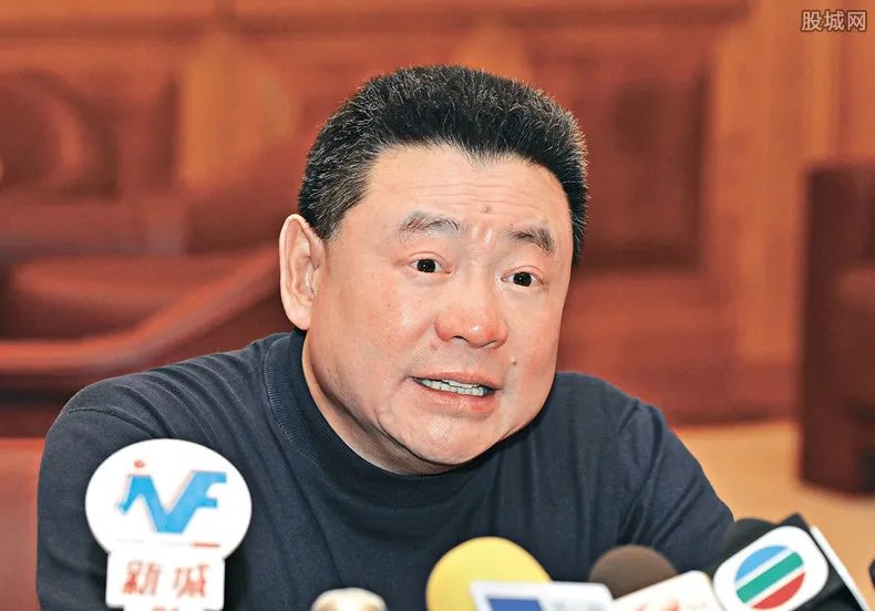 刘銮雄太太消费高 身价上百亿半个钟花上十万