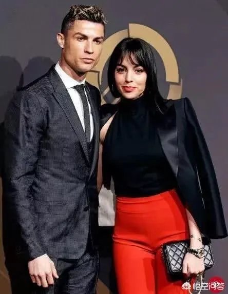 C罗未婚妻乔治娜在认识C罗前当过保姆干过导购，这是怎么回事？