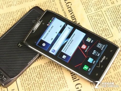 3300mAh聚量刀锋 摩托RAZR MAXX待机评测