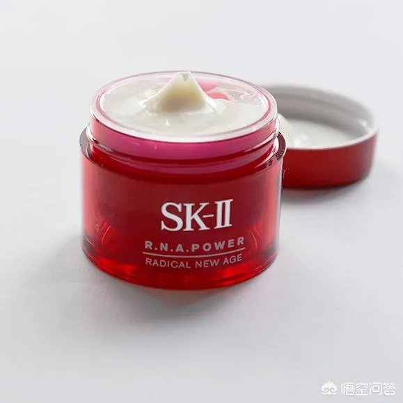 混油皮用面霜还是精华