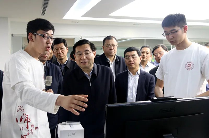 互联网实验室的主要项目