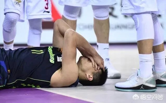 广东宏远惨遭逆转，辽宁队主场哨严重，哪些镜头值得我们共同回顾？