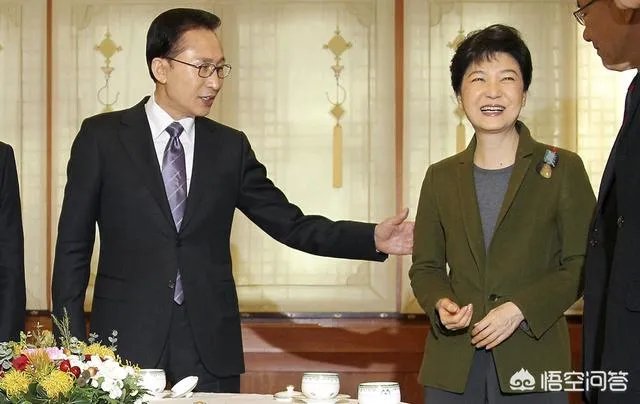 李明博和朴槿惠在看守所的待遇有什么不同？