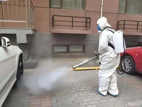 北京2学校封闭管理，家长深夜送衣，为什么学校会实施封闭管理？