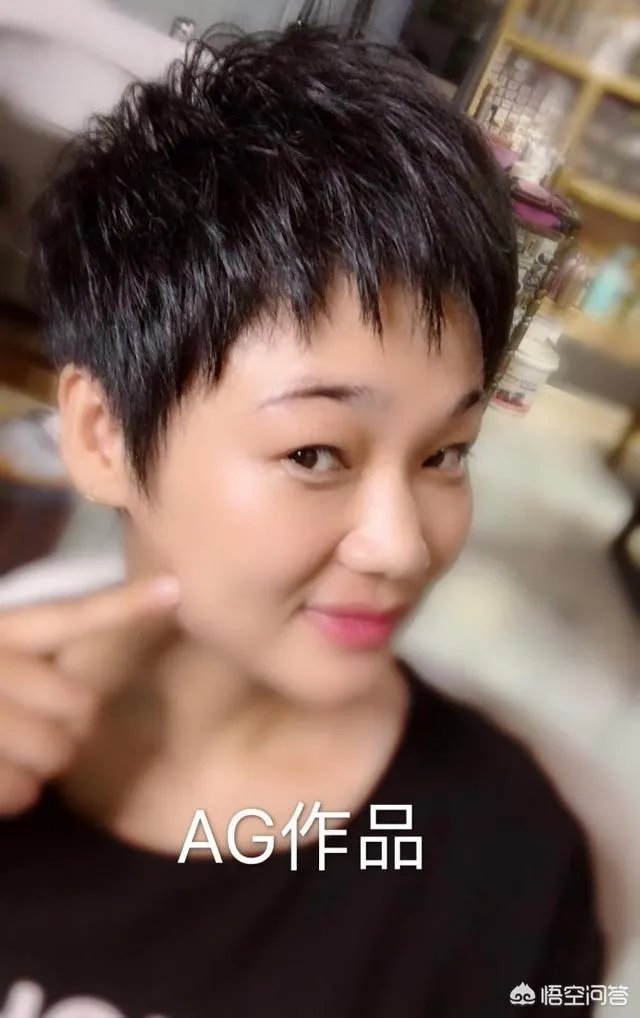 郑爽短发尴尬期