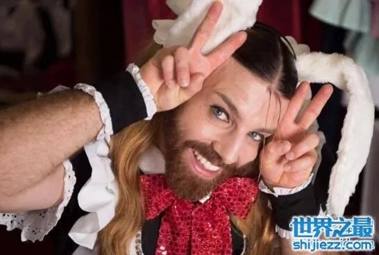 胡子小姐Ladybeard资料，异装癖换上男装帅瞎了 