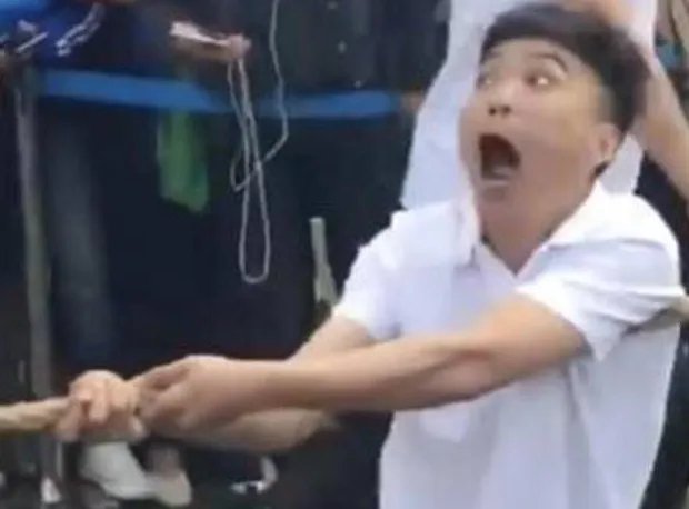 老师用表情包拔河是怎么回事？