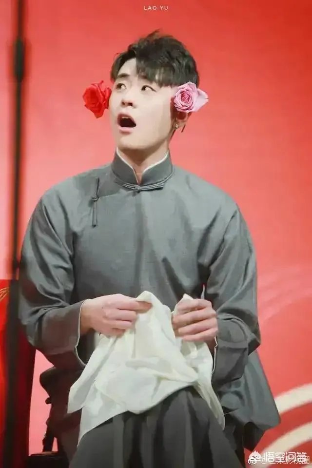 因唱小曲成“德云一哥”，不到半年反超岳云鹏，张云雷为何能火？