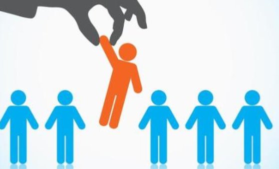 首当其冲是指冲在最前面吗