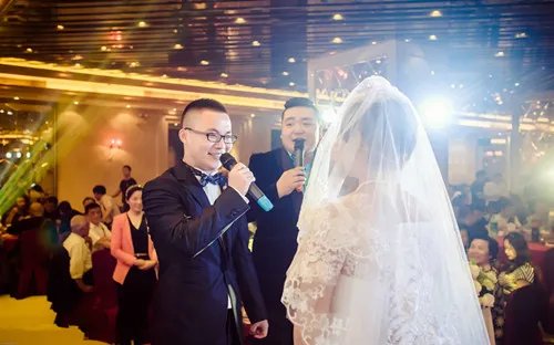 婚礼现场新郎求婚词 婚礼求婚词怎么说才浪漫