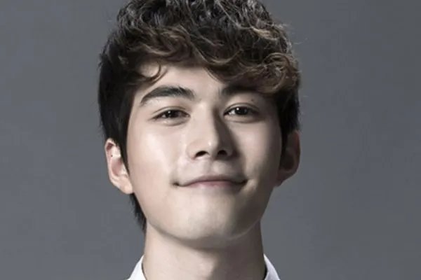 陈学冬一直以来都是被大姨照顾，会不会对他的成长有影响？