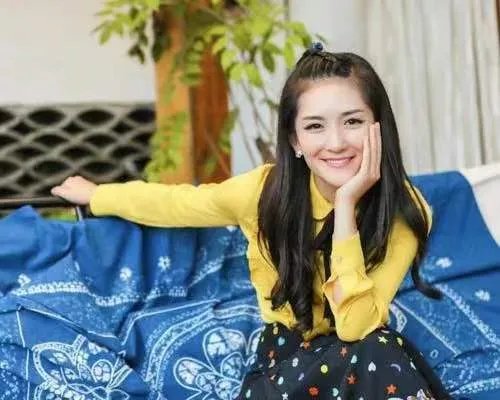 谢娜怀二胎后现身，是要出境安胎产子吗？