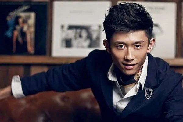 张一山宋妍霏疑同居，两人为何至今对于此事不作回应？