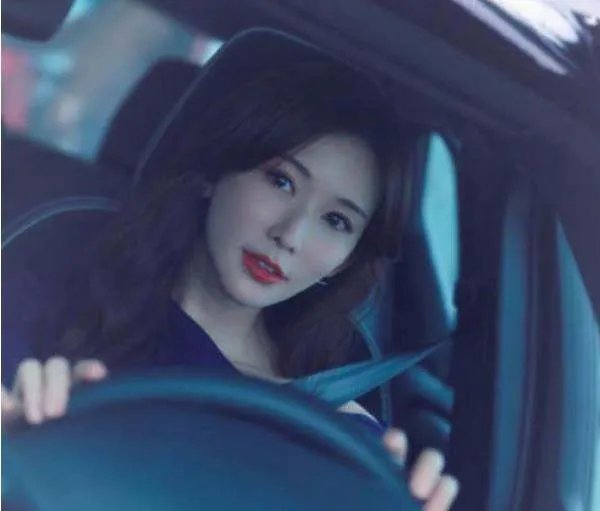 台媒曝出林志玲做试管婴儿的文件，是否侵犯了个人隐私？