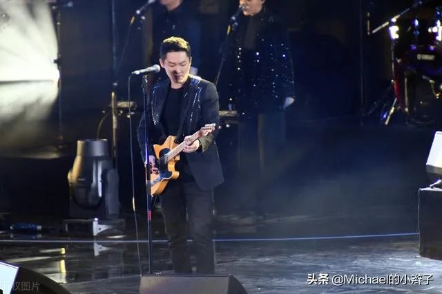 如何评价梁博的唱功和创作？