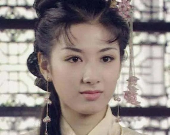 黄奕晒44岁庆生照,圈内与哪些明星是好友呢?