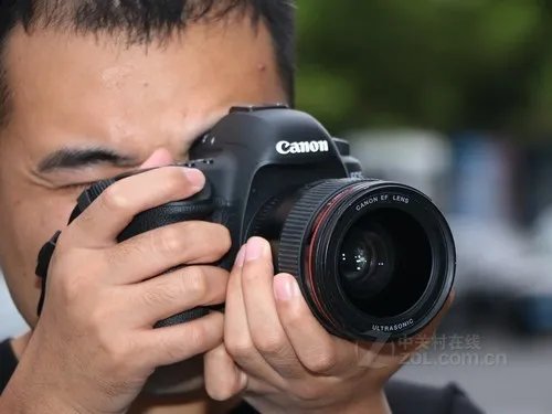 西安佳能5D Mark IV(单机)高端单反报价