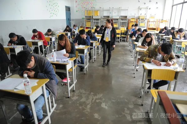 改革后证券从业资格证考试一年考几次,时间分别是?