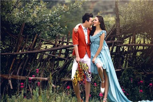 金夫人婚纱摄影公司简介 韩式婚纱摄影实用技巧