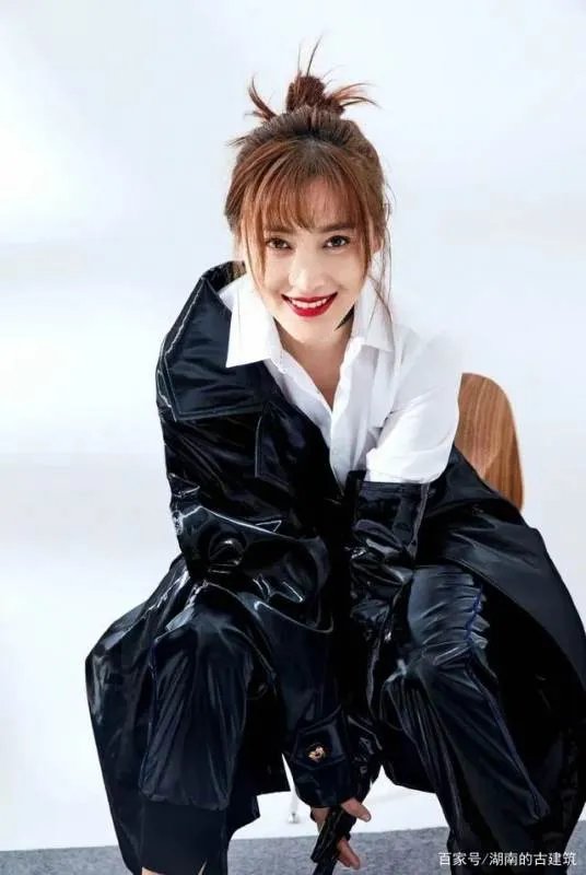 最美潘金莲甘婷婷，身着哪款衣服都藏不住好身材？