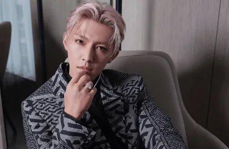 吃相太难看，炎亚纶自己的品牌和自己解约，谜之操作遭网友吐槽，咋回事？