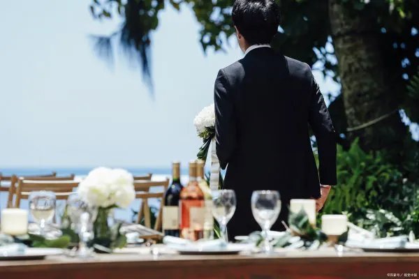 有没有朋友了解新郎礼服定制？可以分享一下经验吗？