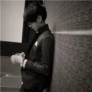 欧美伤感黑白男生qq头像