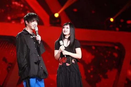 “流量小生”华晨宇的劲爆情史，贵圈背后隐秘着多少不堪？