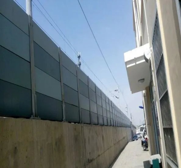 工厂附近就是小区，听说安装金属隔音墙可以降低噪音，真的吗？