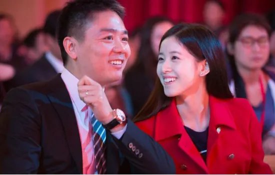 高颜值的奶茶妹，为何会与比自己大19的刘强东结婚？