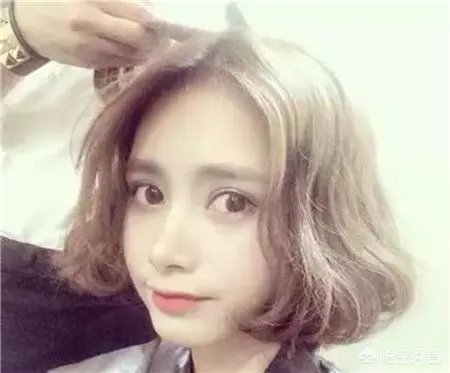 郑爽短发尴尬期