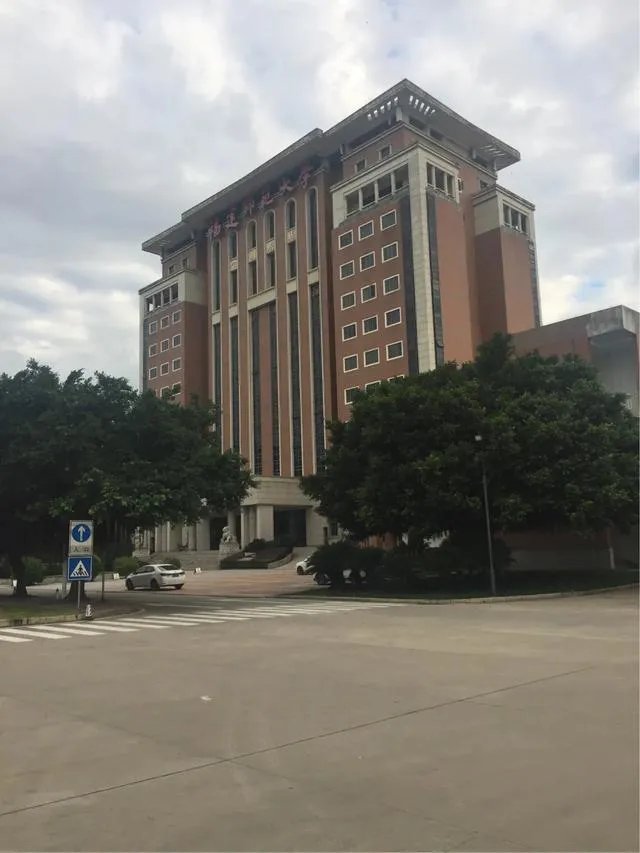 为什么部分高校学生反感开学后的封闭式管理?